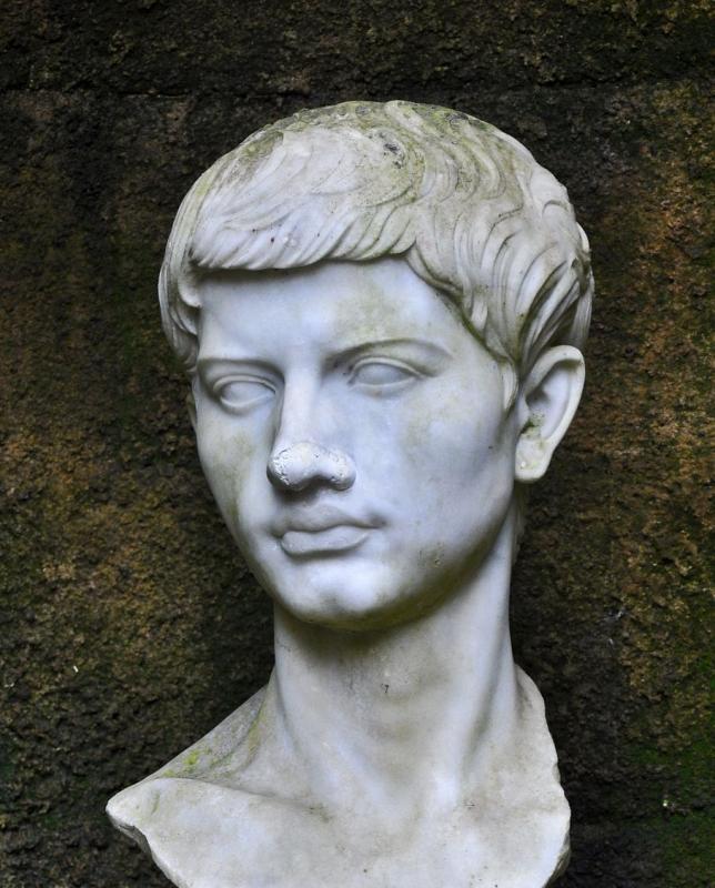 Busto de Virgilio en Nápoles