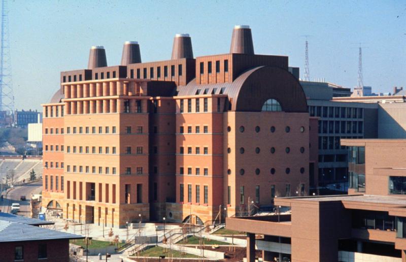 Centro de Investigación de Ingenieros, Michael Graves