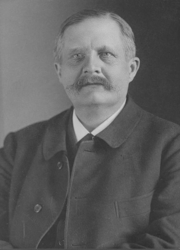 Retrato de Naumann