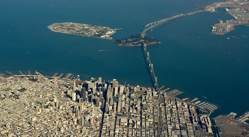Bahía de San Francisco: Es la bahía en la que se extiende la ciudad de San francisco, unidas las dos orillas por el gran Golden Gate