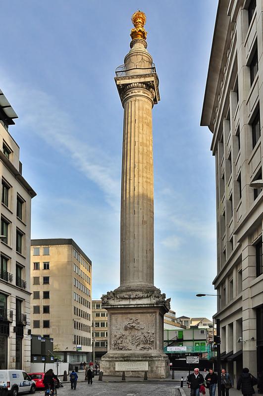El Monumento (The Monument en inglés), es una columna dórica de 61 metros de altura