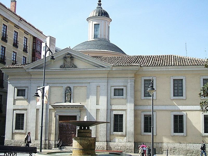 http://commons.wikimedia.org/wiki/File:Valladolid_-_Real_M%C2%BA_de_San_Joaquin_y_Santa_Ana_2.jpg