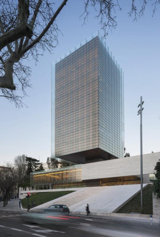 https://www.metalocus.es/es/noticias/edificio-castelar-de-rafael-de-la-hoz-gerardo-olivares