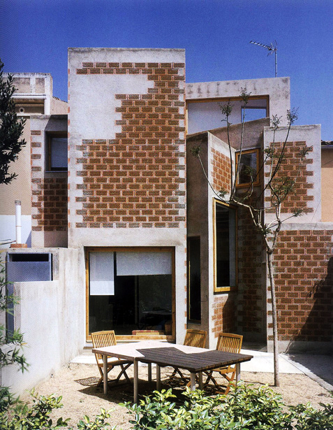 Rehabilitación de una Casa en La Clota. Fachada principal.