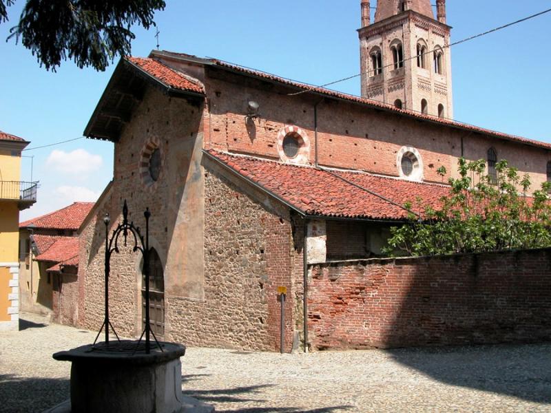 http://www.vecchiopiemonte.it/regione/provincia/cuneo/saluzzo/images/fotografia/chiesa_di_san_giovanni_g.jpg