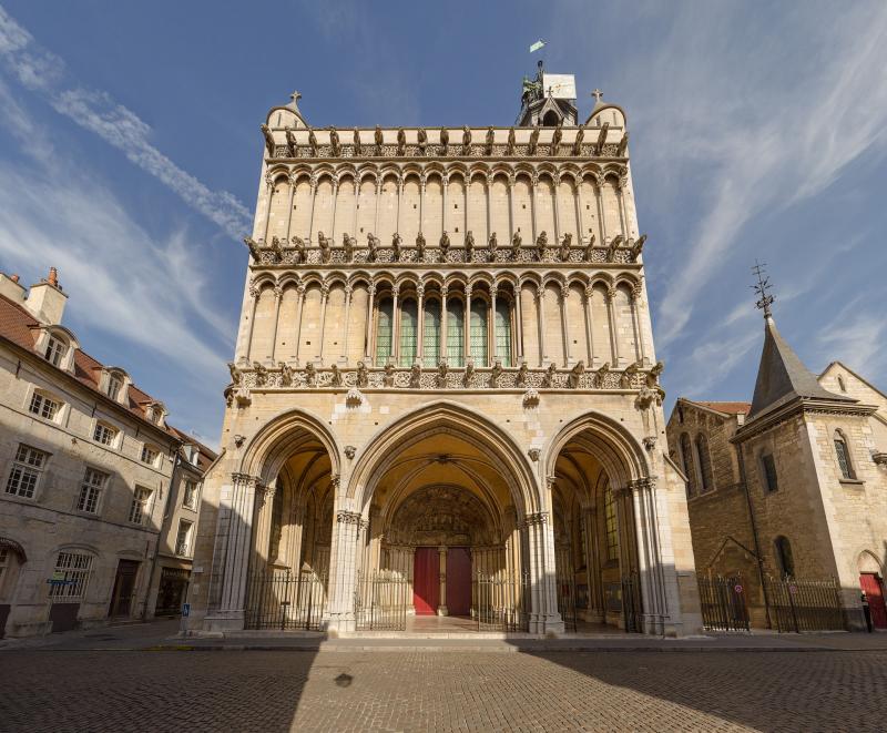 Iglesia de Notre Dâme de Dijon. Portada principal.