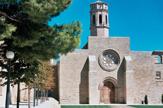 Fachada lateral de la iglesia del Monasterio de Nuestra Señora de Rueda