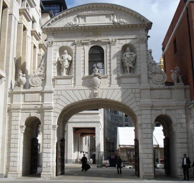 Paternoster Square. Temple Bar