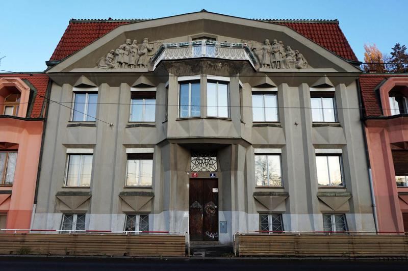 Casa familiar tríplex