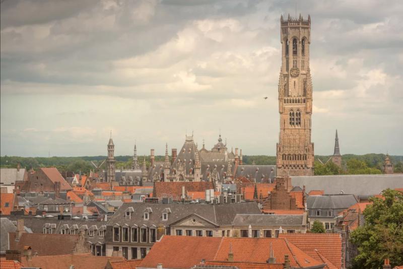 08-	https://www.visitbruges.be/sites/default/files/styles/full_width_desktop/public/media/tdms/323/images/_JAN3112%C2%A9jandarthet.jpg.webp?itok=3Ny1cFTH