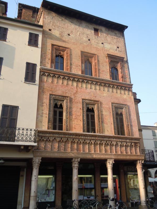 Fachada a la piazza delle Erbe