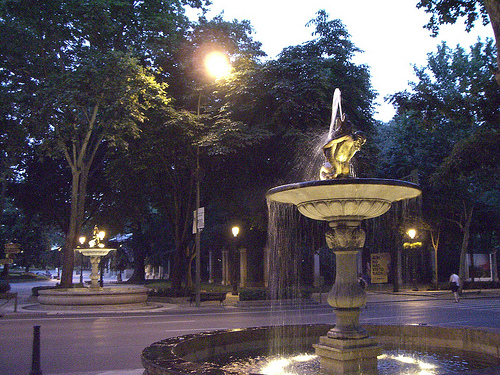 Cuatro fuentes