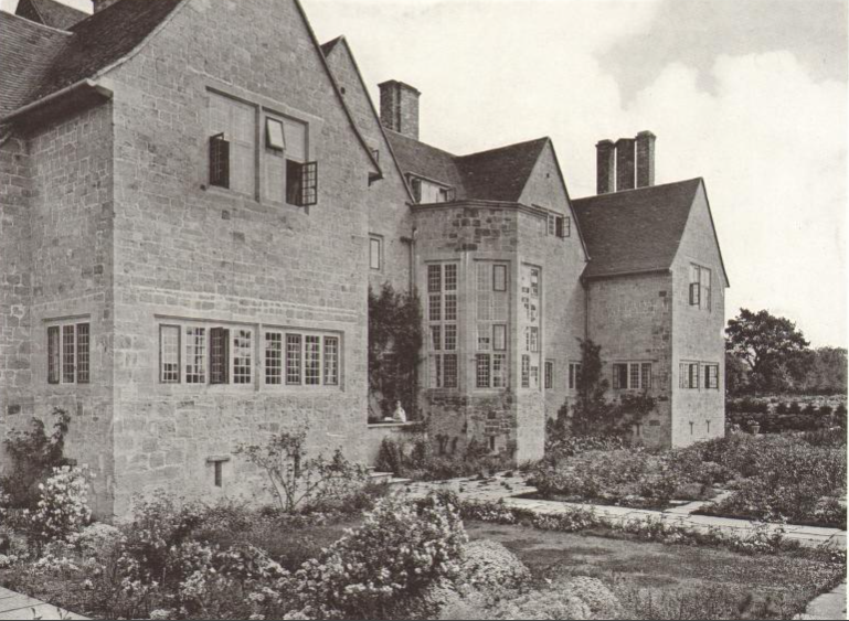 https://archive.org/details/houses-and-gardens-by-lutyens-1913-images/page/112/mode/2up