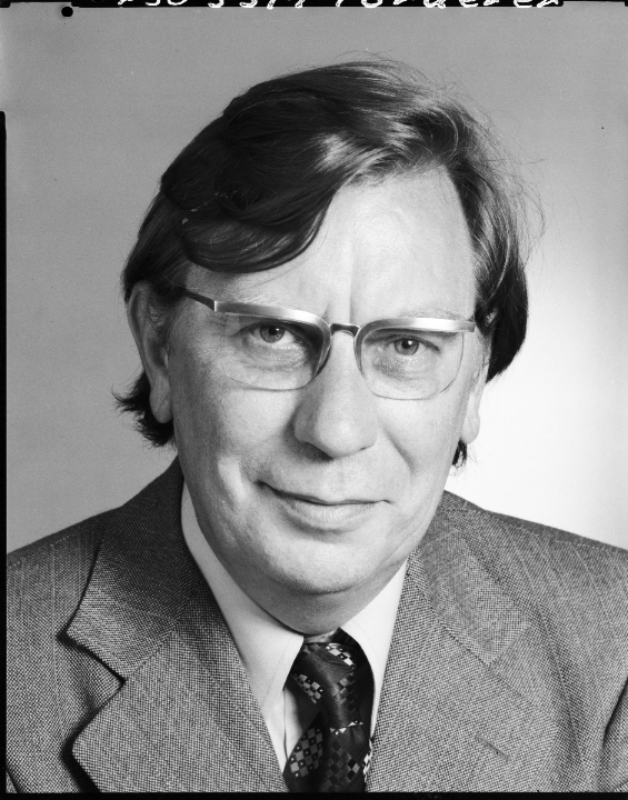 FÓRDERER, Walter María