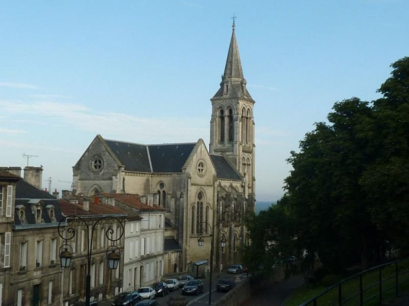  Église Saint-Ausone