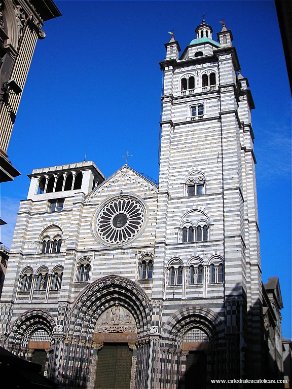 http://www.catedralescatolicas.com/wp-content/uploads/2009/11/italia_Cattedrale-di-San-Lorenzo-Genova.jpg