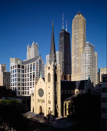 La Catedral del Santo Nombre es la sede de la Arquidiócesis de Chicago, una de las mayores diócesis católicas en los Estados Unidos. También es la iglesia parroquial del Arzobispo de Chicago. 