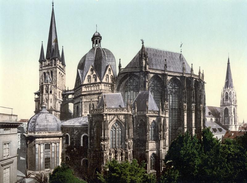 Imagen exterior de la catedral alrededor del año 1900