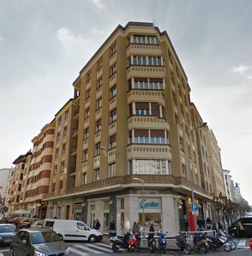 Edificio de viviendas en cruce C/Sancho el Mayor con C/Estella estado actual.