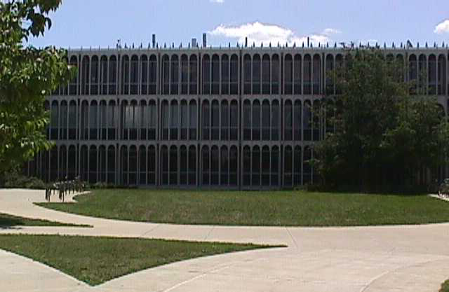 Edificio Cowlling, Universidad Carleton