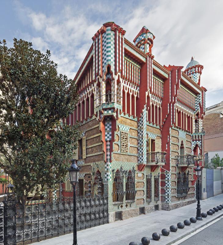 3 Casa Vicens una fachada inspirada en la arquitectura morisca y oriental